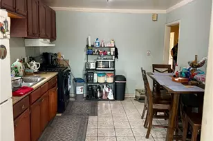 621 W 108th St, Los Angeles, CA 90044 - Photo 2