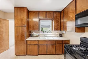 10300 Monterey St, Bellflower, CA 90706 - Photo 8