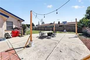 10300 Monterey St, Bellflower, CA 90706 - Photo 16