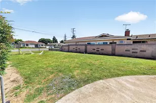 10300 Monterey St, Bellflower, CA 90706 - Photo 20