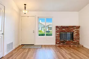 9042 Chaucer Cir, Riverside, CA 92503 - Photo 4