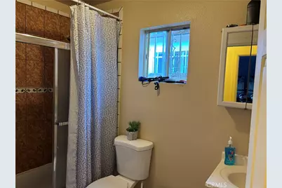 9313 Hickory, Los Angeles, CA 90002 - Photo 6