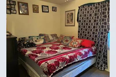 9313 Hickory, Los Angeles, CA 90002 - Photo 8