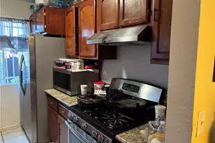 9313 Hickory, Los Angeles, CA 90002 - Photo 10