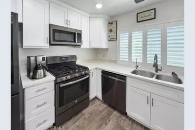 10262 Mandalay Court, Riverside, CA 92503 - Photo 14