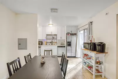 7300 Lennox #J5, Van Nuys, CA 91405 - Photo 2