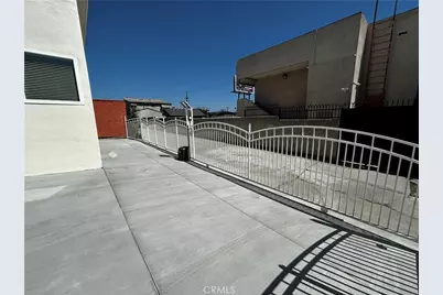 2720 E Wall Street, Signal Hill, CA 90755 - Photo 8