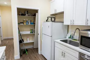 514 W 105th, Los Angeles, CA 90044 - Photo 10