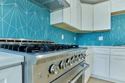 402 E 93rd Street, Los Angeles, CA 90003 - Photo 4