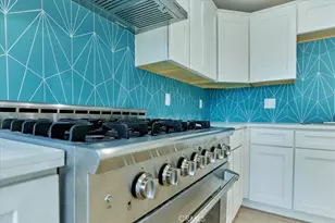 402 E 93rd St, Los Angeles, CA 90003 - Photo 4