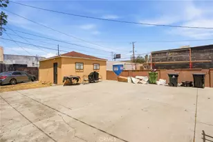 8701 Menlo, Los Angeles, CA 90044 - Photo 12