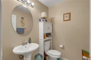 1082 Venice, Upland, CA 91786 - Photo 14