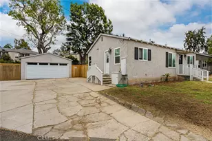 636 E Via Barola, Long Beach, CA 90805 - Photo 4