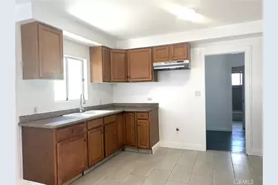 11022 Doty, Inglewood, CA 90303 - Photo 4