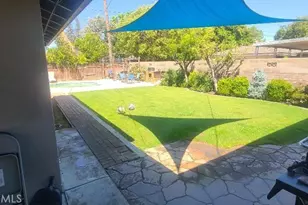 2429 C, Bakersfield, CA 93301 - Photo 18