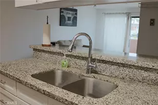 5585 E Pacific Coast Hwy, Long Beach, CA 90804 - Photo 8
