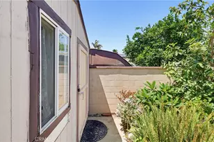 555 W Shadwell, Carson, CA 90745 - Photo 58