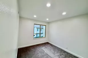 1021 W Lamark Ln, Anaheim, CA 92802 - Photo 14