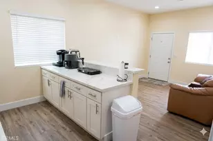 514 W 105th, Los Angeles, CA 90044 - Photo 12