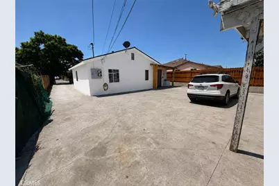 815 E 109th Street, Los Angeles, CA 90059 - Photo 6