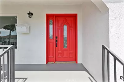 637 E 121st Place, Los Angeles, CA 90059 - Photo 6