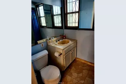6812 S Van Ness, Los Angeles, CA 90047 - Photo 22