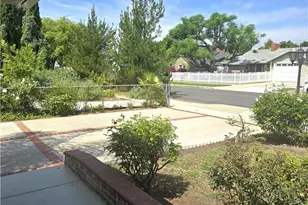 17500 Arminta, Northridge, CA 91325 - Photo 4
