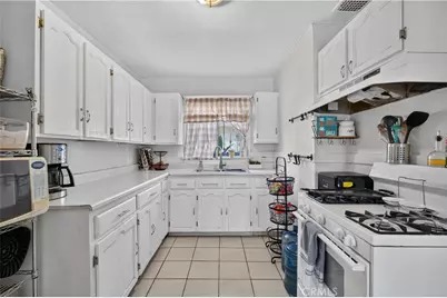 130 W 87th, Los Angeles, CA 90003 - Photo 14