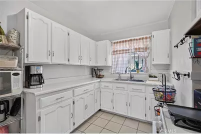 130 W 87th, Los Angeles, CA 90003 - Photo 18