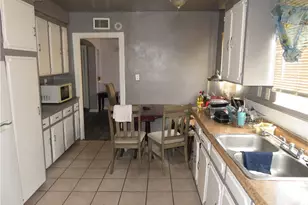 1438 W 95th St, Los Angeles, CA 90047 - Photo 12
