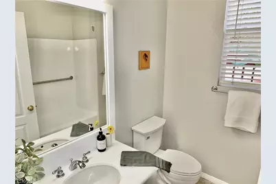 2471 Amelia Court, Signal Hill, CA 90755 - Photo 20
