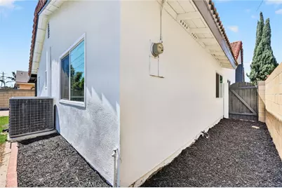 12412 Viarna, Cerritos, CA 90703 - Photo 32