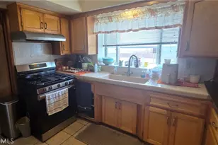 18501 Elaine, Artesia, CA 90701 - Photo 6
