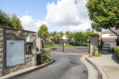 2037 Pine Hurst, Hawthorne, CA 90250 - Photo 2