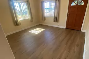 11842 Success, Los Angeles, CA 90059 - Photo 10