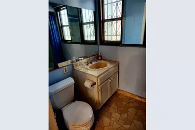 6812 S Van Ness, Los Angeles, CA 90047 - Photo 16