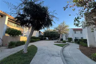 2521 W Sunflower Ave, Santa Ana, CA 92704 - Photo 30