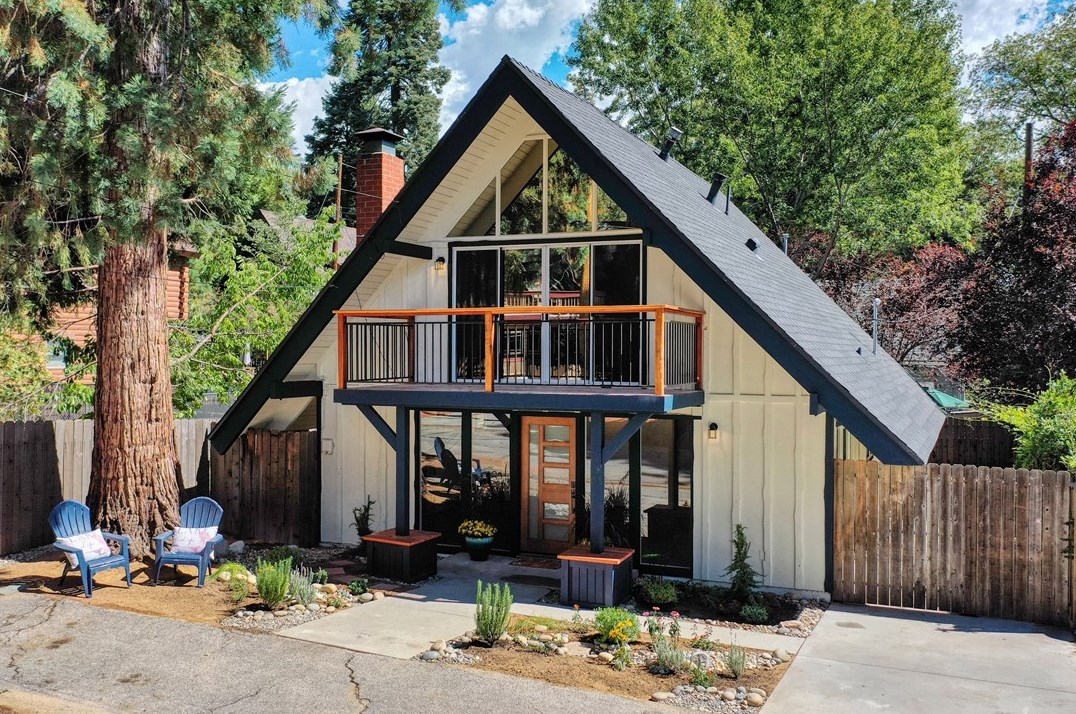 345 Maple Dr, Lake Arrowhead, CA 92352