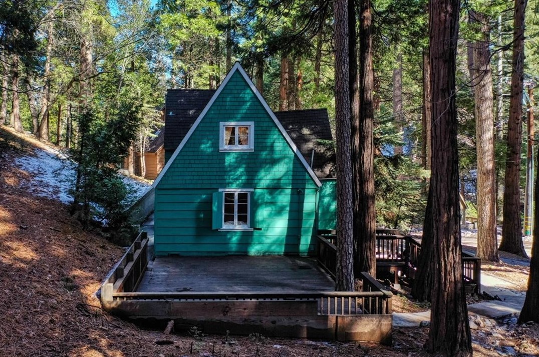372 Cottage Grove Rd, Lake Arrowhead, CA 92352