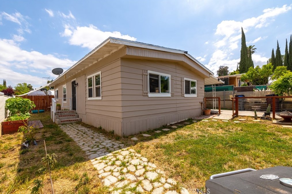 17141 Alameda Dr, Perris, CA 92570