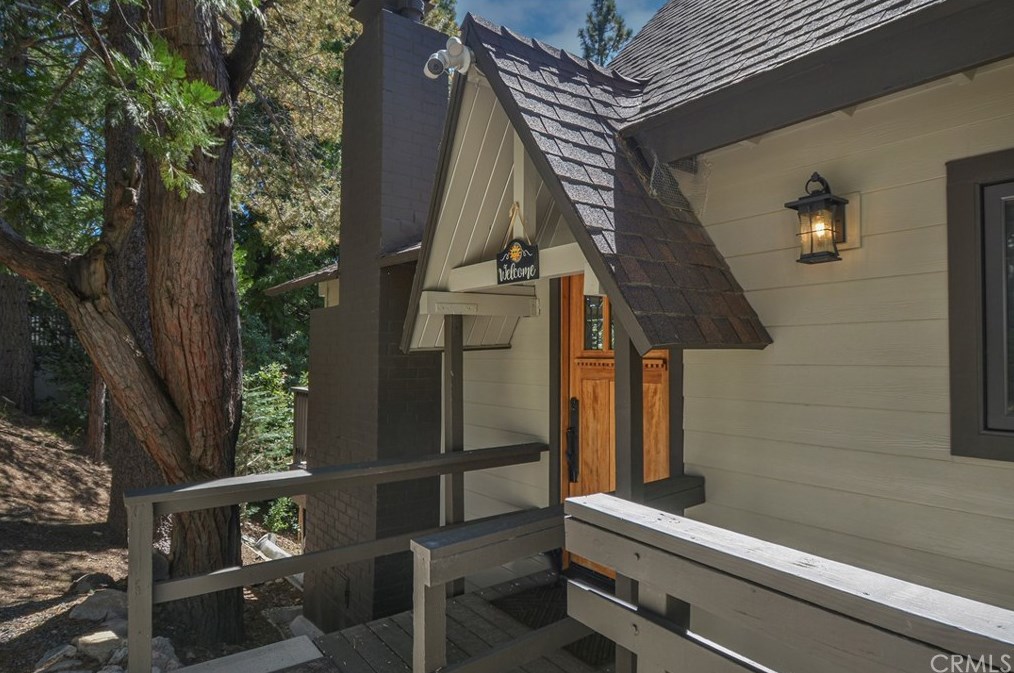 27457 Pinewood Dr, Lake Arrowhead, CA 92352