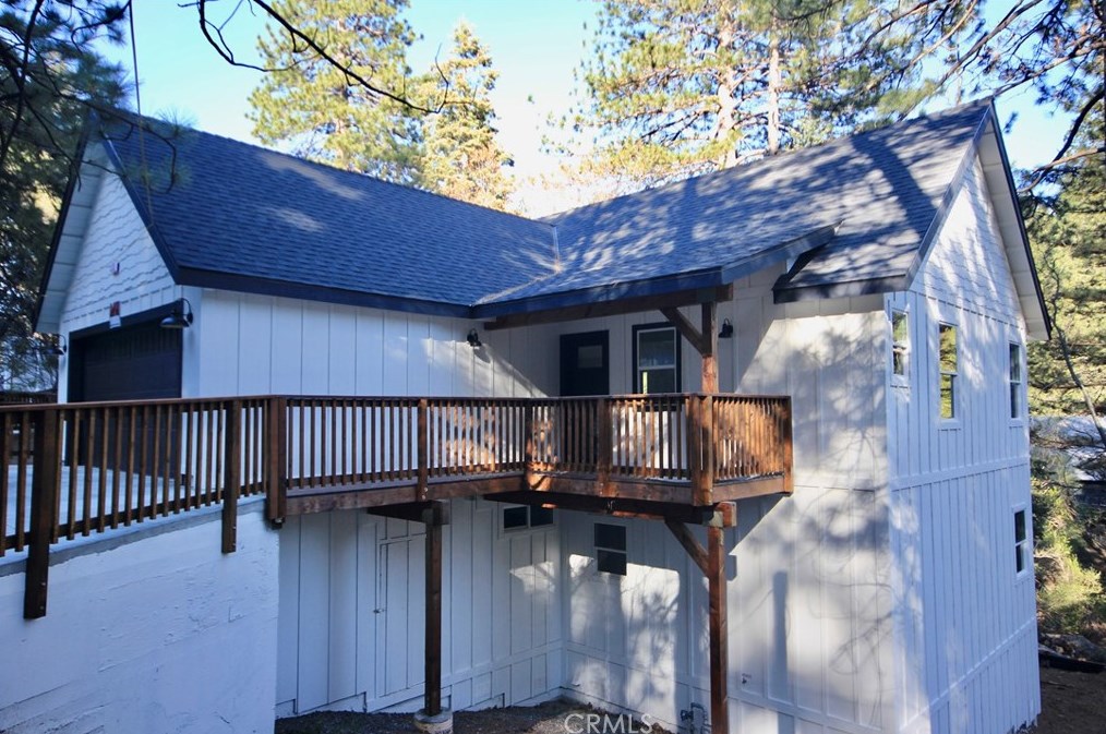 375 Fairway Dr, Lake Arrowhead, CA 92352-9709