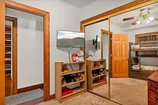 226 Holiday Dr, Lake Arrowhead, CA 92352 - Photo 22