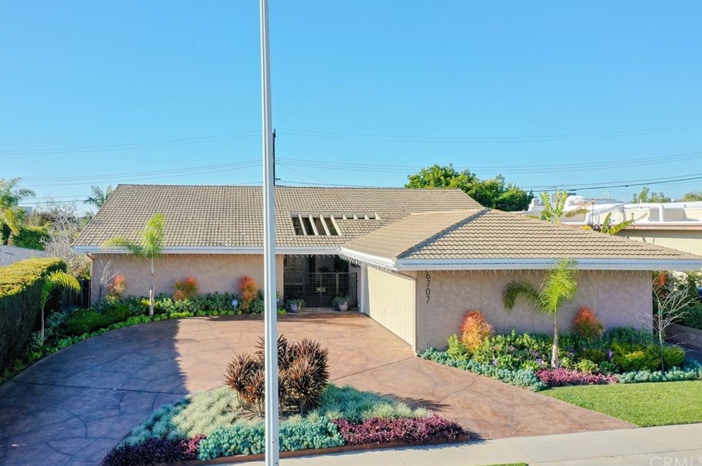 6707 Halm Ave, Los Angeles, CA 90056-2227