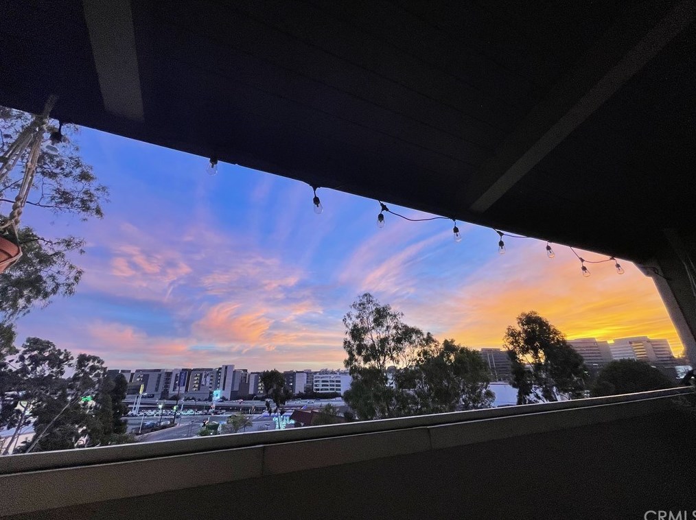6625 Green Valley Cir, Los Angeles, CA 90230-8105