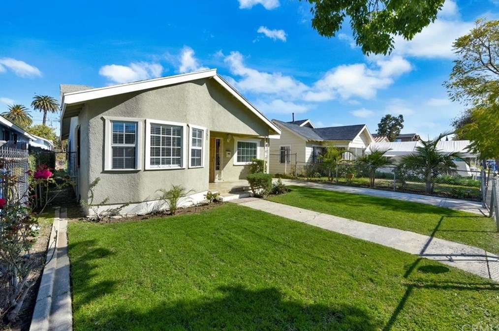 151 110th St, Los Angeles, CA 90061-2517
