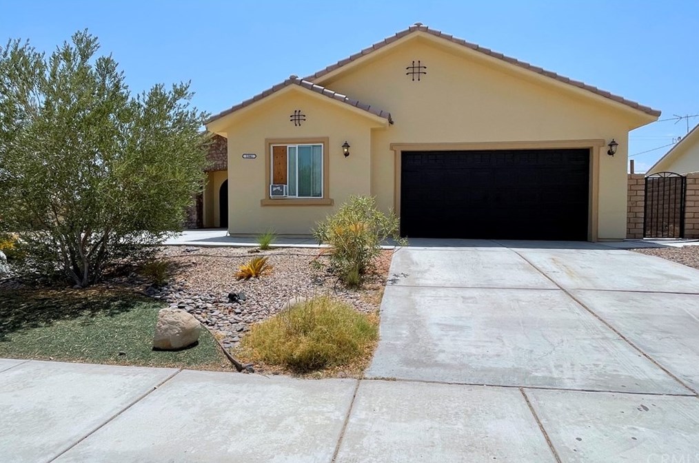 2341 Savoy St, Thermal, CA 92274