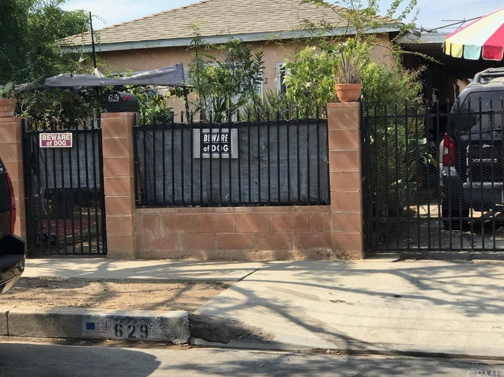 629 139th St, Los Angeles, CA 90059-3533