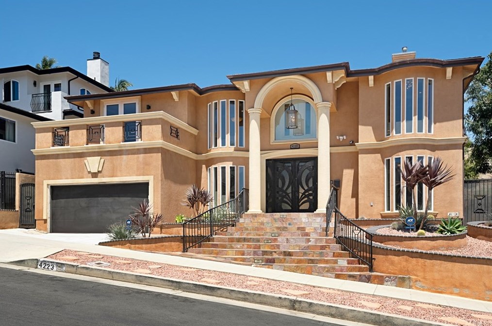 4223 Don Felipe Dr, Los Angeles, CA 90008-4208