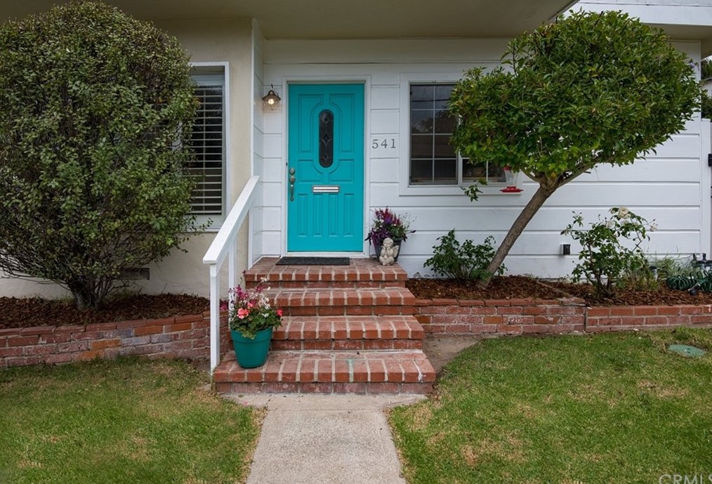 541 Mariposa Ave, El Segundo, CA 90245-3013